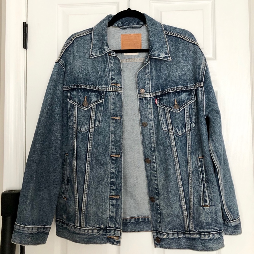 Levi’s Oversized trucker denim jacket